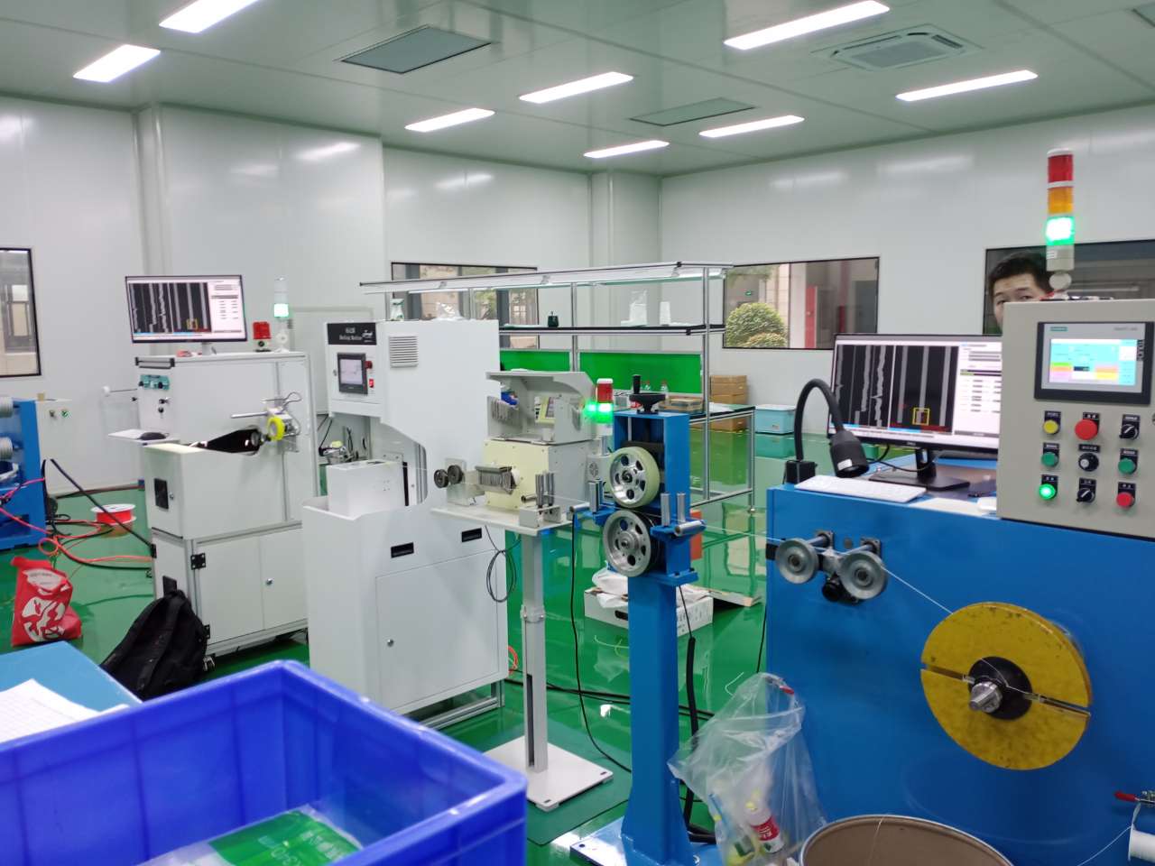 貼標(biāo)機(jī)和在線表面檢測儀配套使用案例